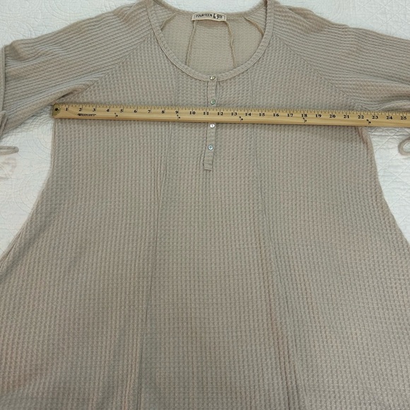 Lizard Thicket NWT Cream Puff Sleeve Blouse with Tie Front and Ribbed Texture - Picture 4 of 10